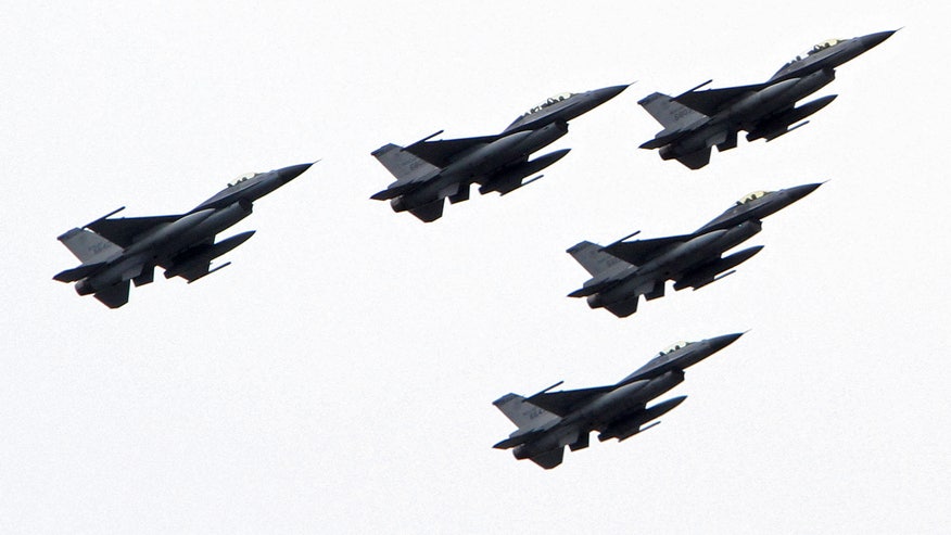 F-16 fighter jets.jpg